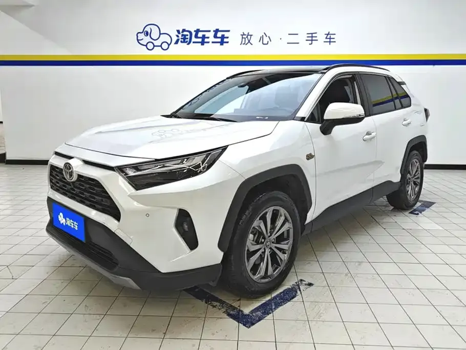 Toyota RAV4 — фото 1