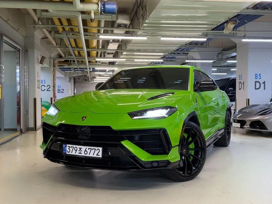 Lamborghini Urus — фото 1
