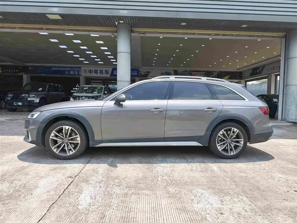 Audi A4 (Import) — фото 6