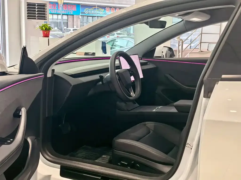 Tesla Model 3 — фото 6