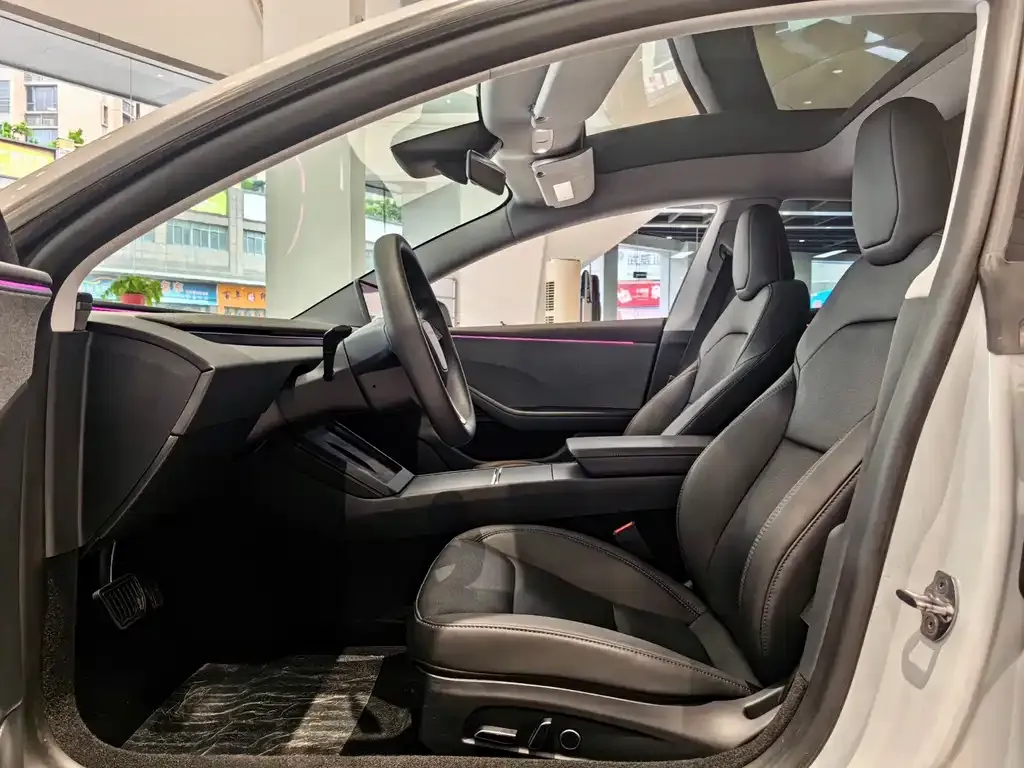 Tesla Model 3 — фото 4