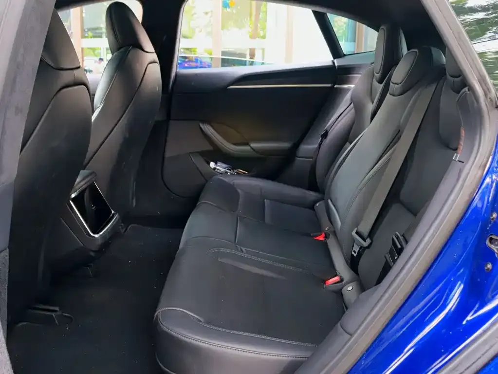 Tesla Model S — фото 5