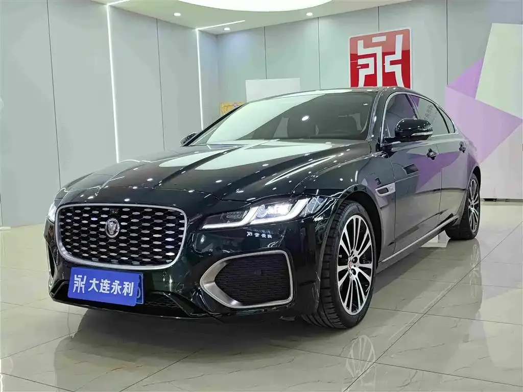 Jaguar XFL — фото 1