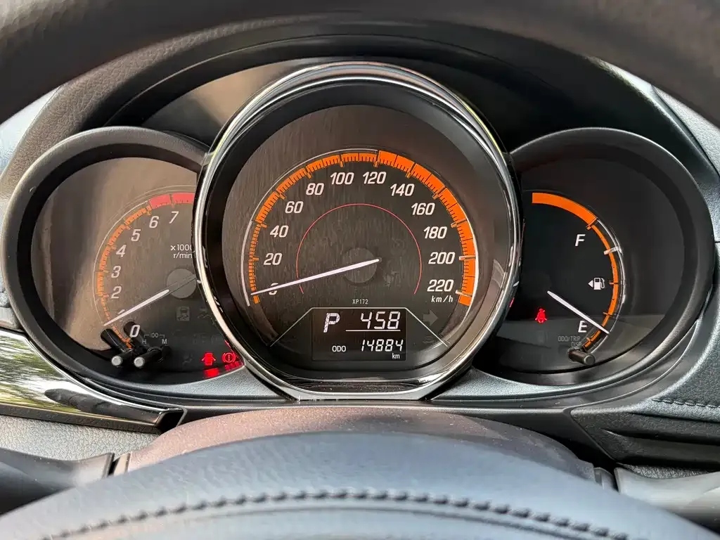 Toyota Yaris L — фото 6