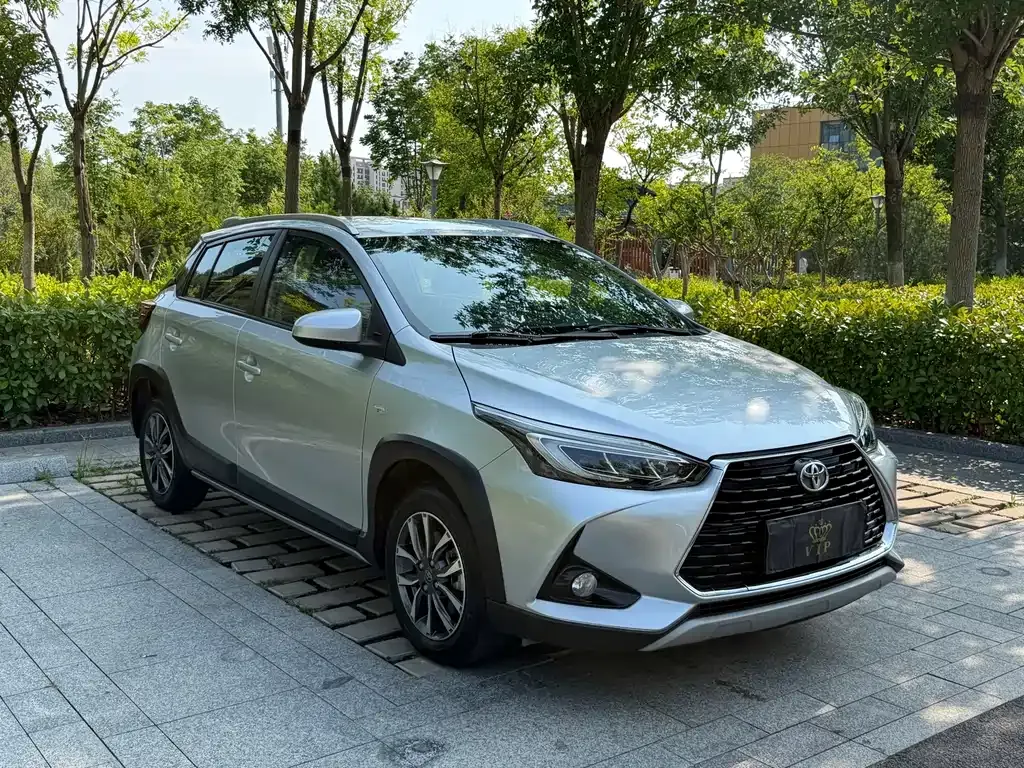 Toyota Yaris L — фото 10