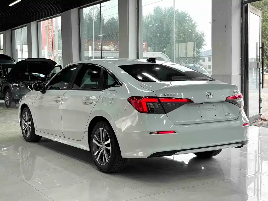 Honda Civic — фото 6