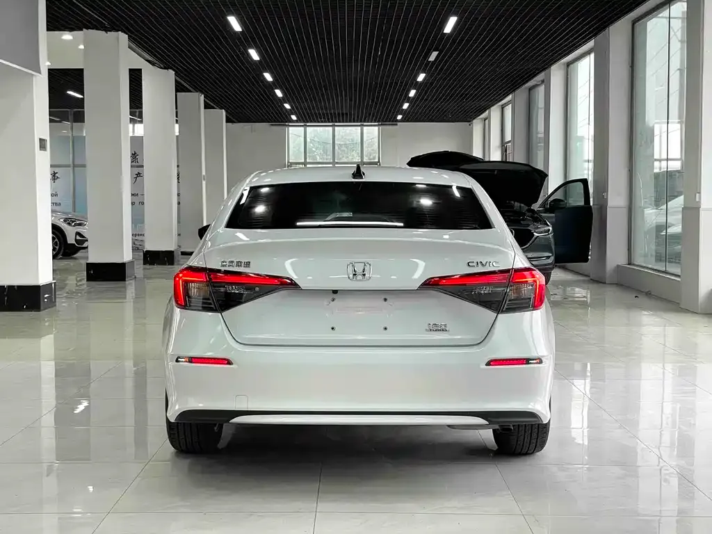 Honda Civic — фото 8