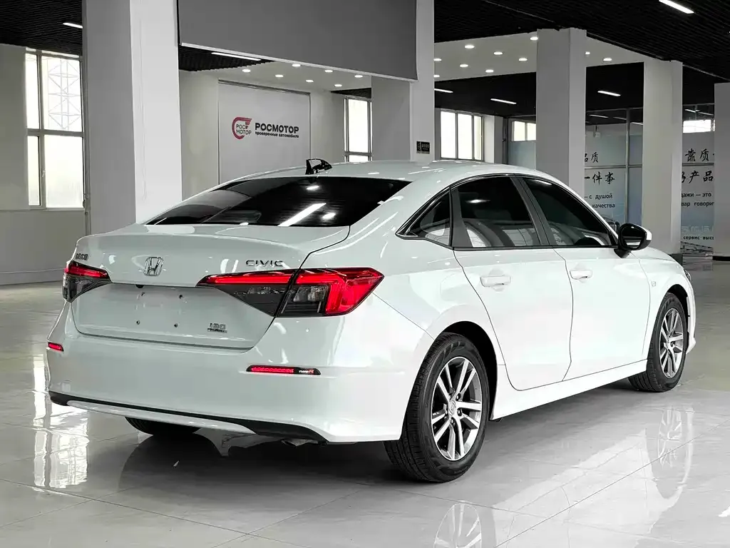 Honda Civic — фото 10