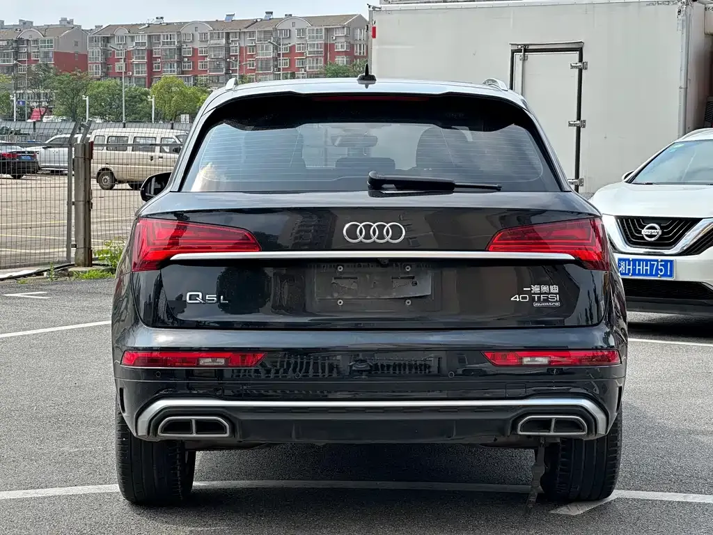 Audi Q5L — фото 2