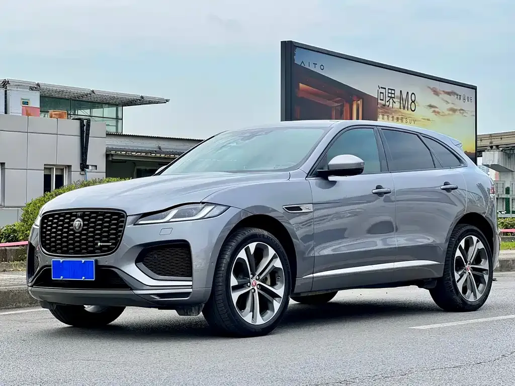 Jaguar F-PACE — фото 1