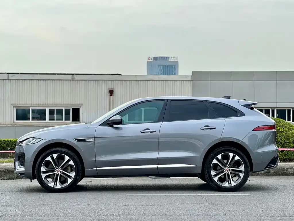 Jaguar F-PACE — фото 3