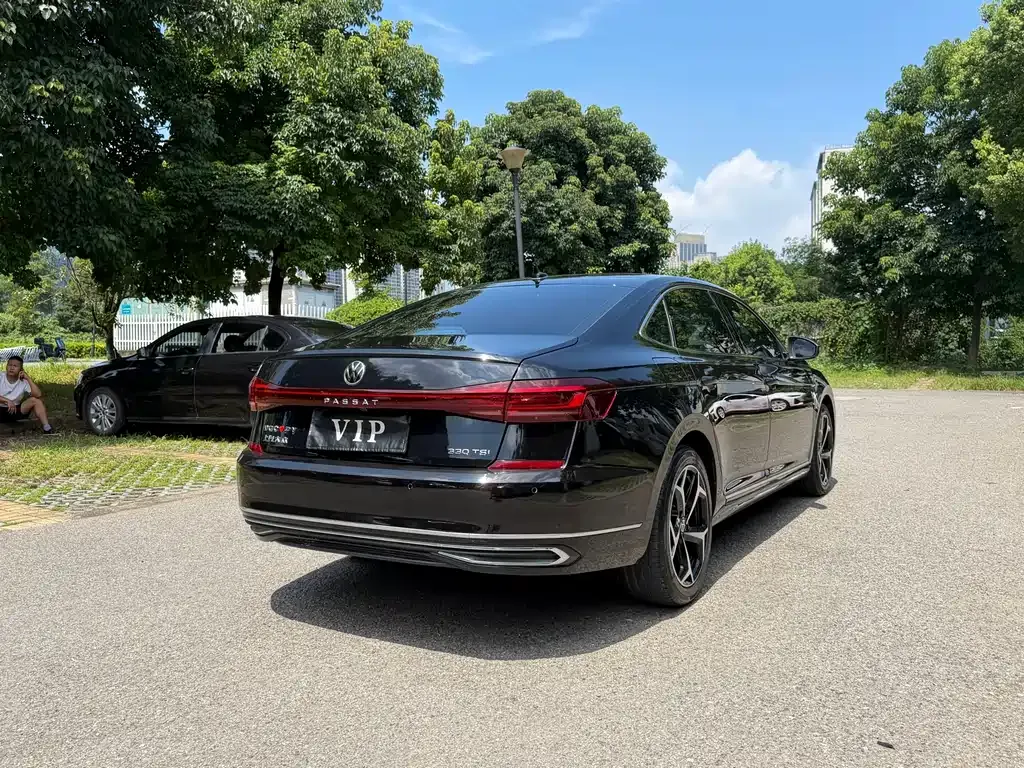 Volkswagen Passat — фото 8