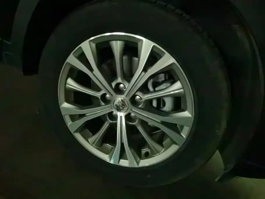 Buick Envision Plus — фото 5