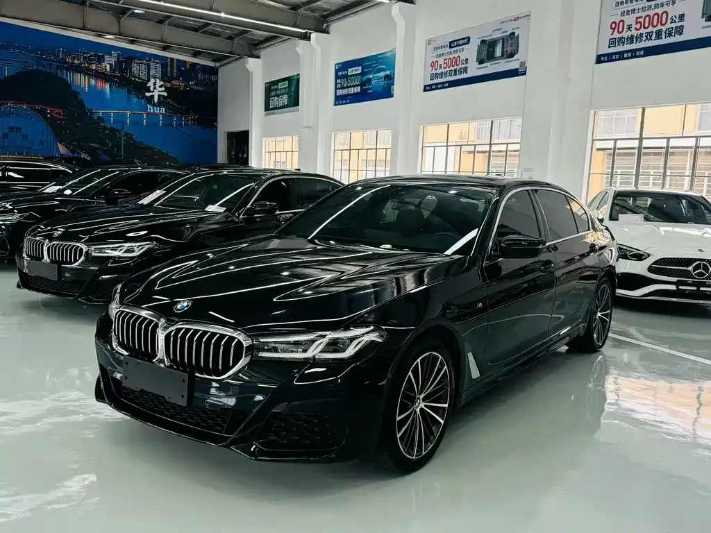 BMW 5 Series — фото 1