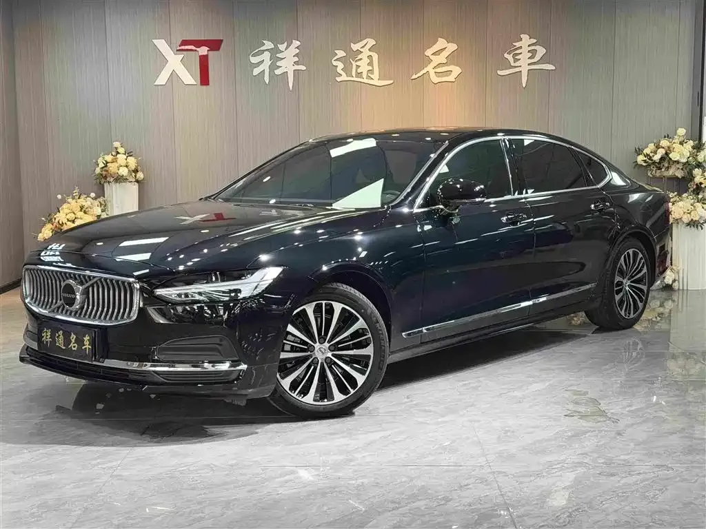 Volvo S90 — фото 1