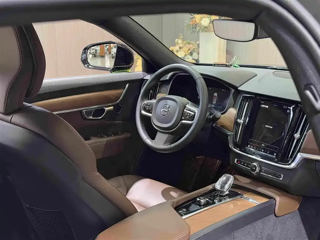 Volvo S90 — фото 3