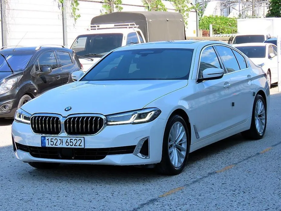 BMW 5-Series 2022 из KR, фото 2