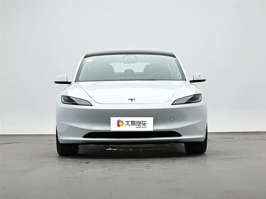 Tesla Model 3 — фото 8