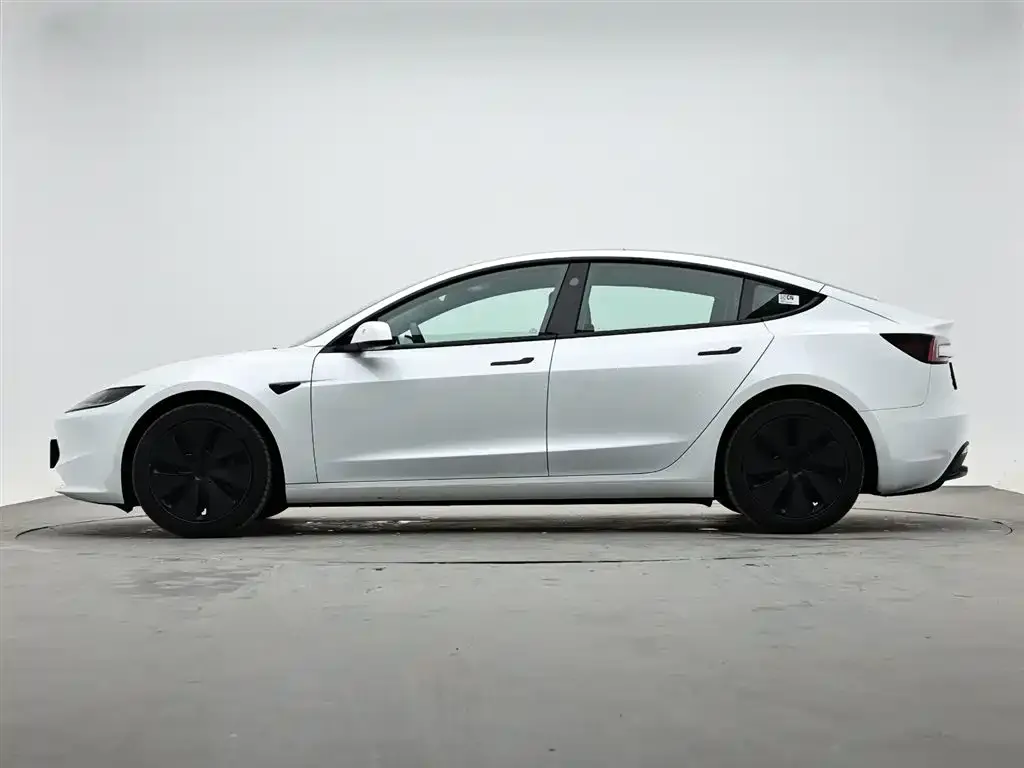 Tesla Model 3 — фото 2