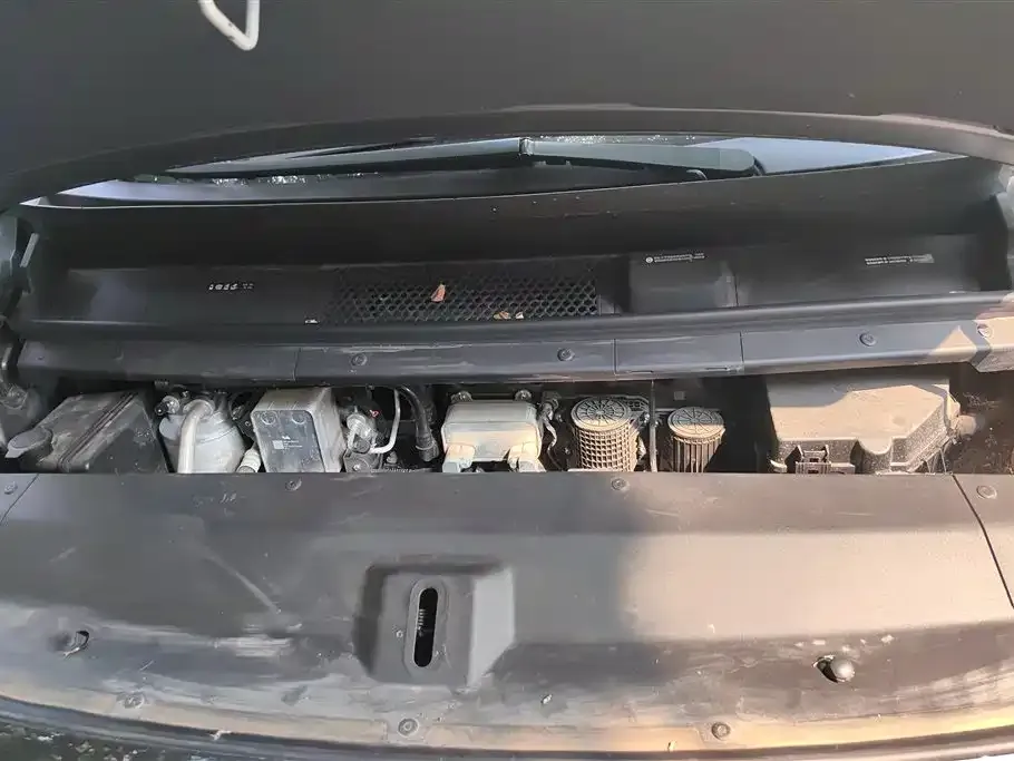Li Auto MEGA — фото 6