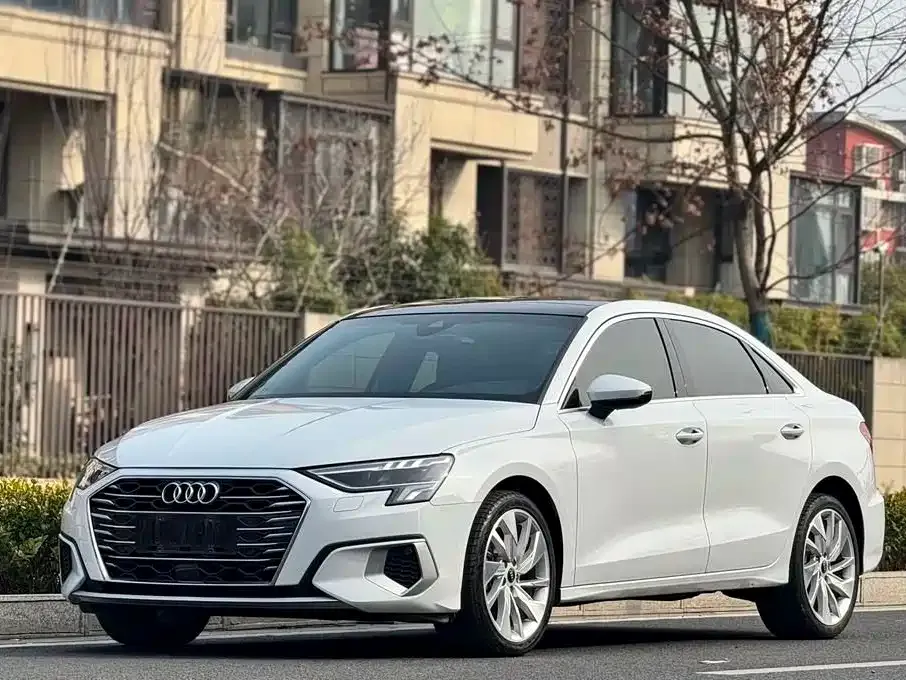 Audi A3 — фото 1