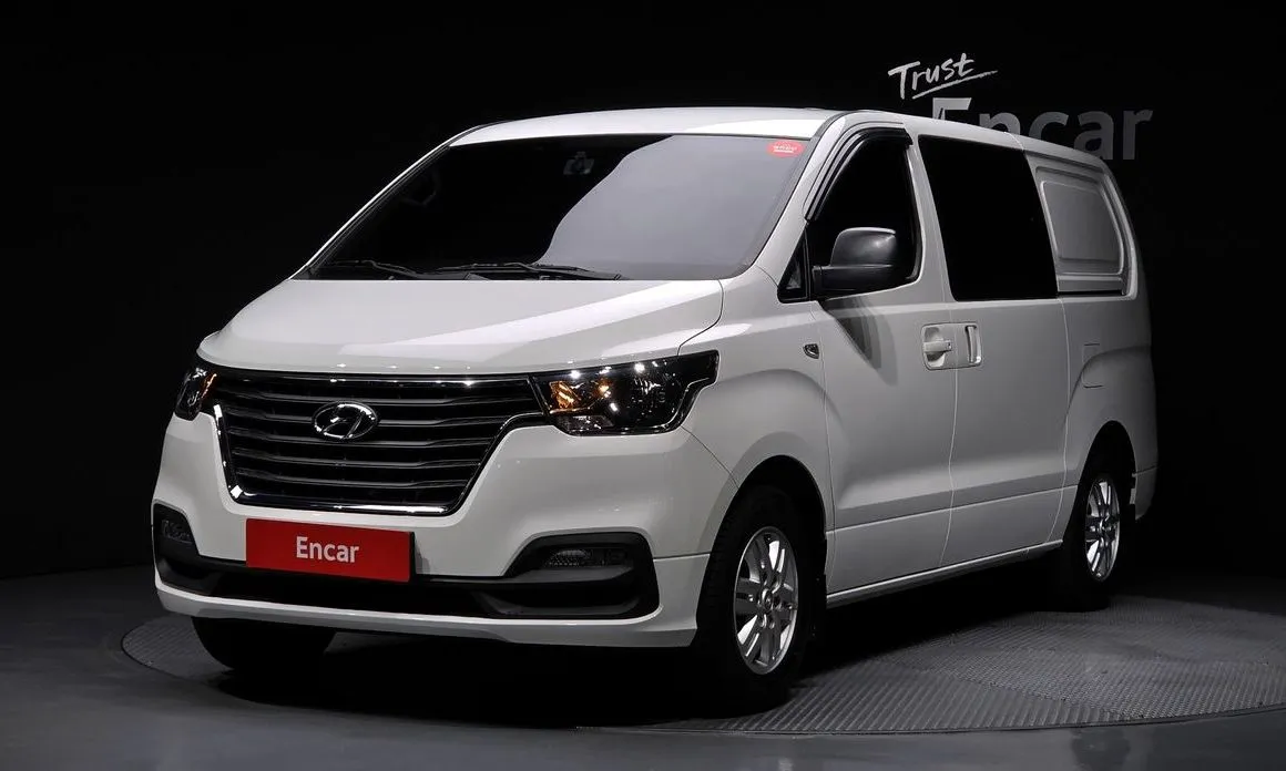 Hyundai Starex — фото 1