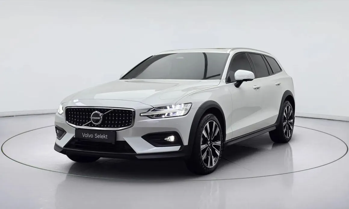 Volvo V60 — фото 1