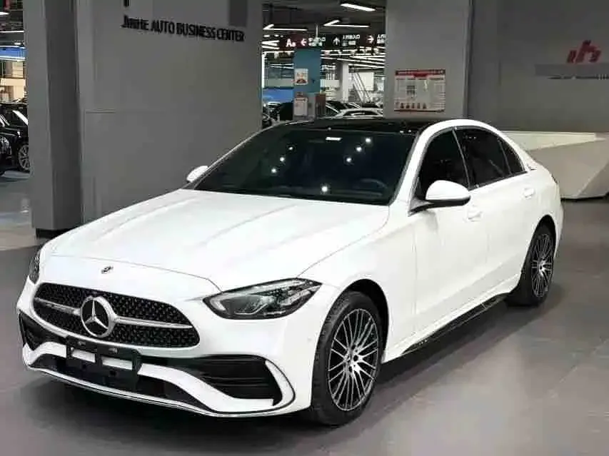 Mercedes-Benz C-Class — фото 1