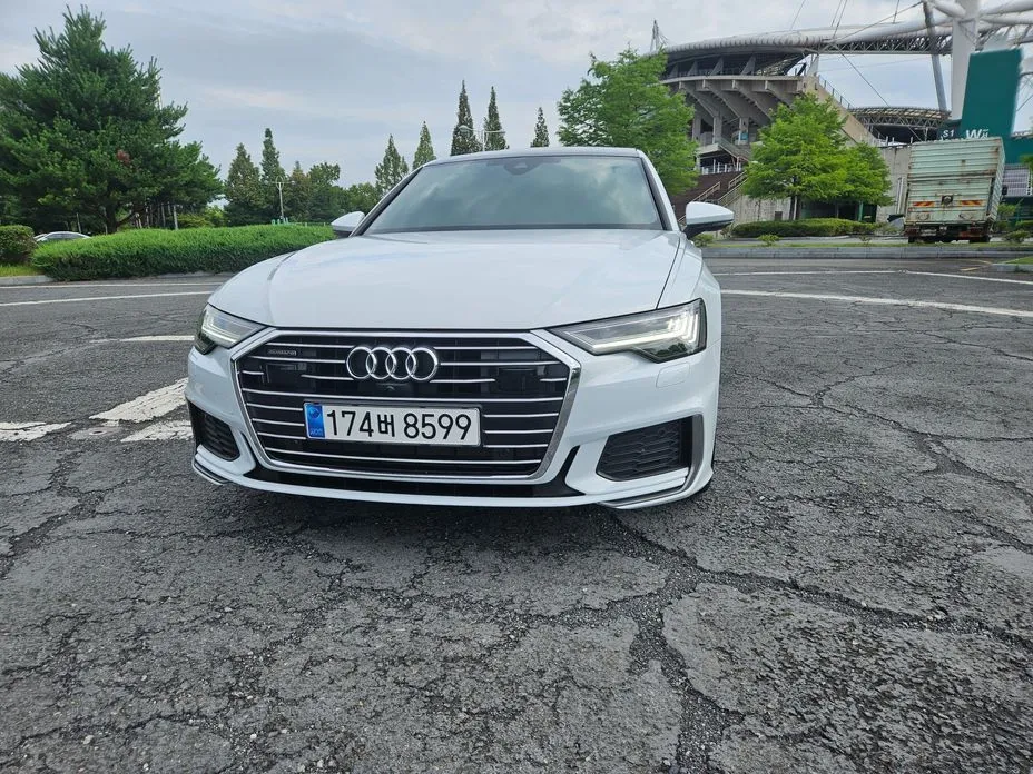 Audi A6 — фото 1