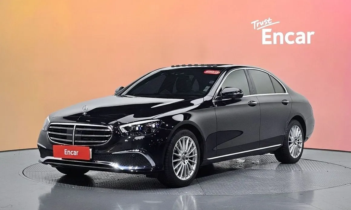 Mercedes-Benz E-Class — фото 1