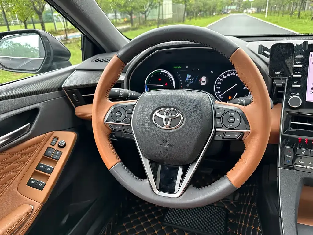 Toyota Avalon — фото 10