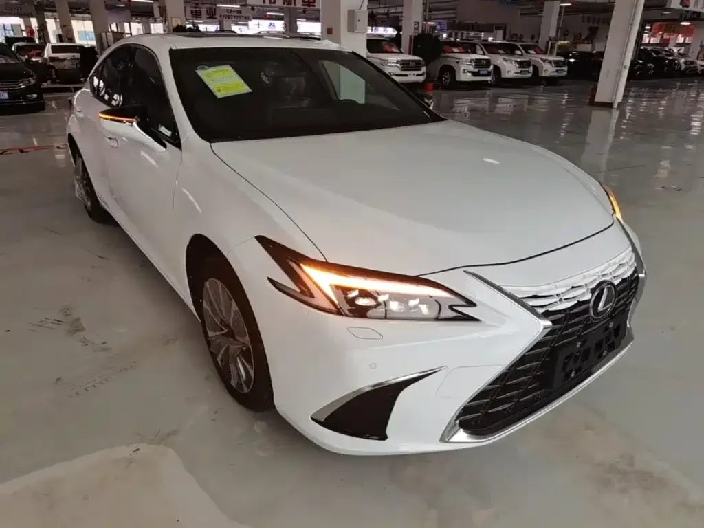 Lexus ES — фото 4