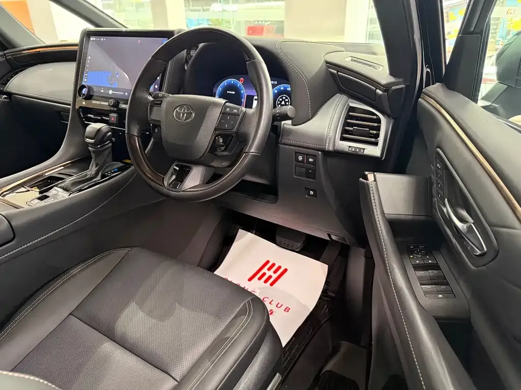 Toyota Alphard — фото 8