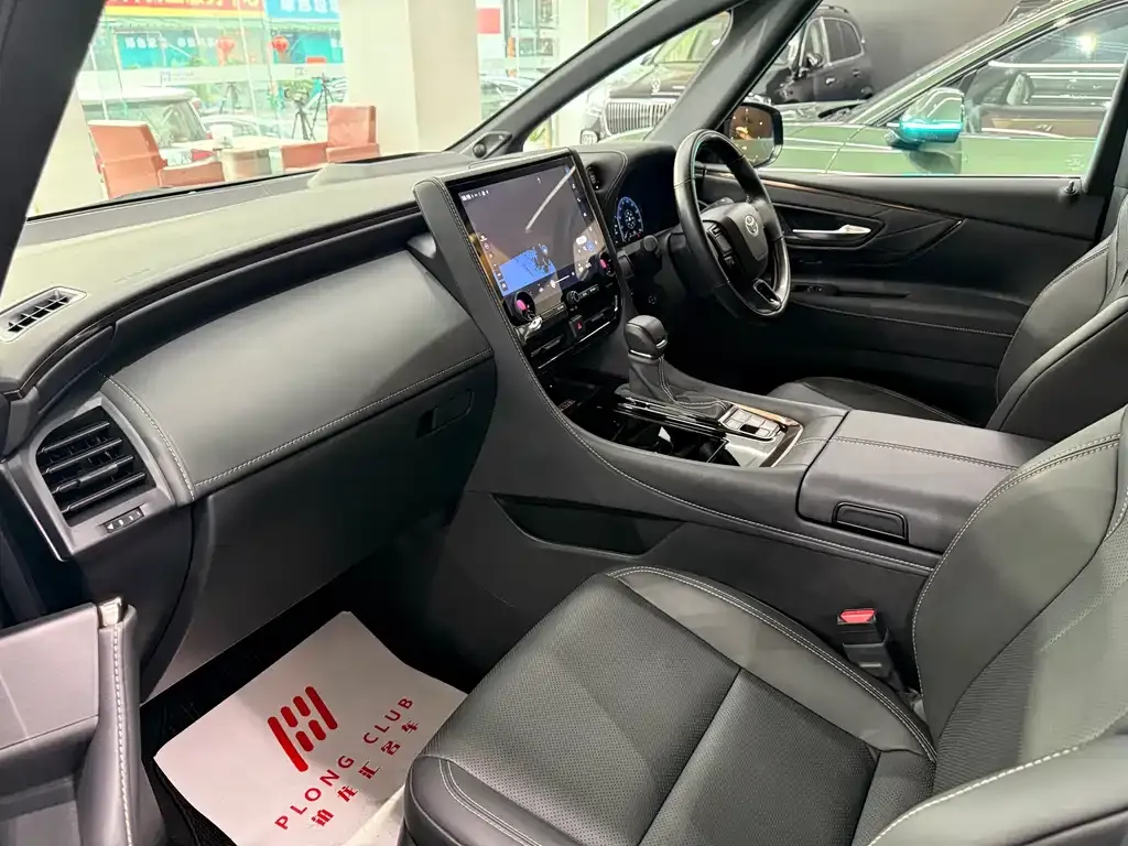 Toyota Alphard — фото 7