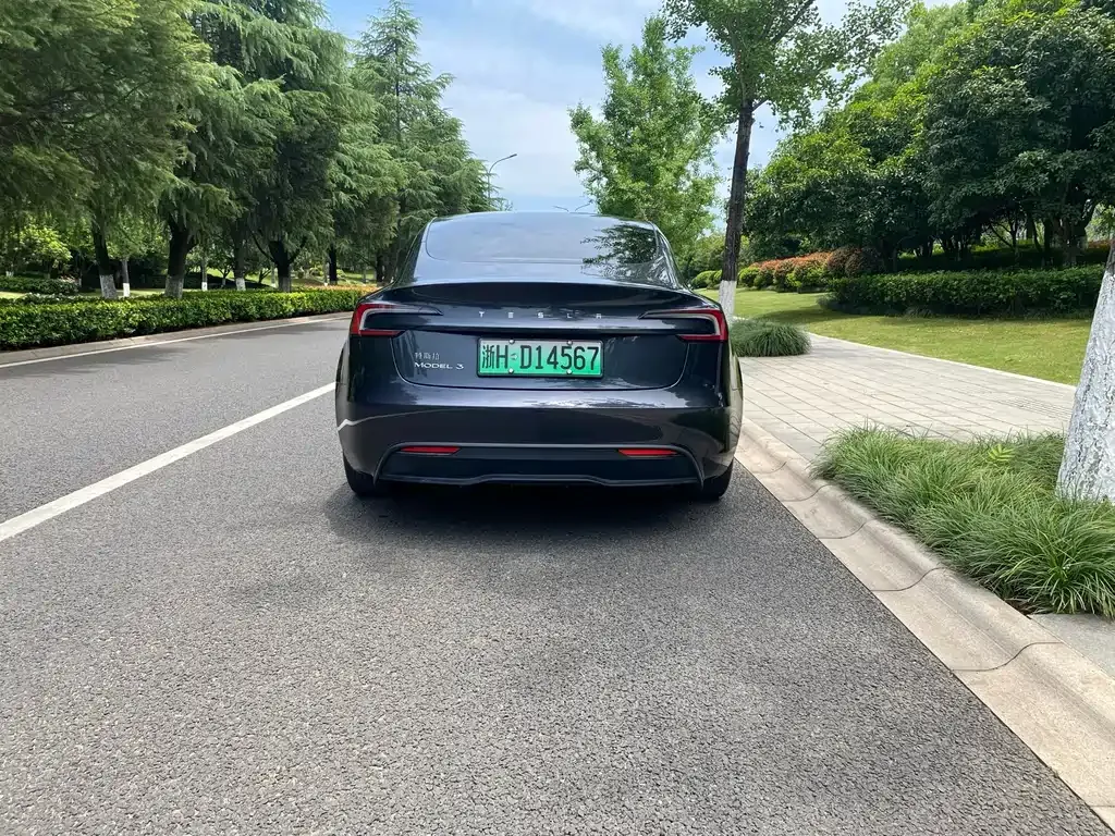 Tesla Model 3 — фото 8