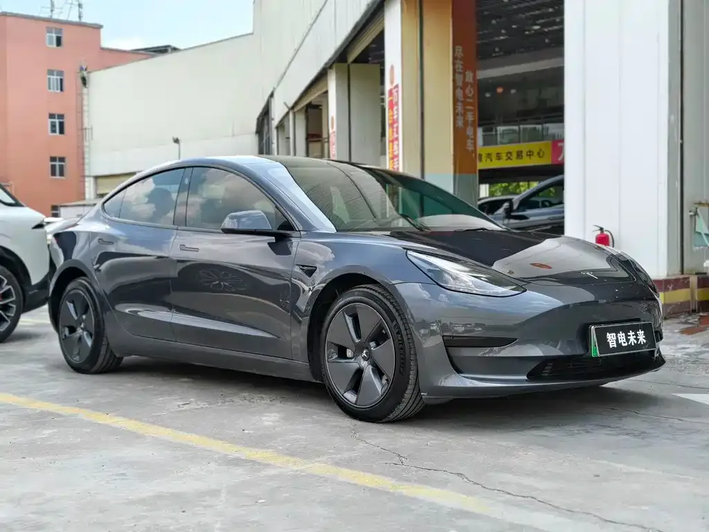 Tesla Model 3 — фото 4