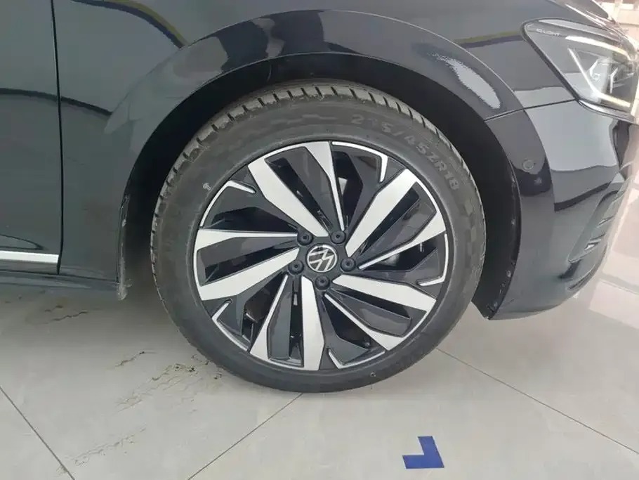 Volkswagen Passat — фото 8
