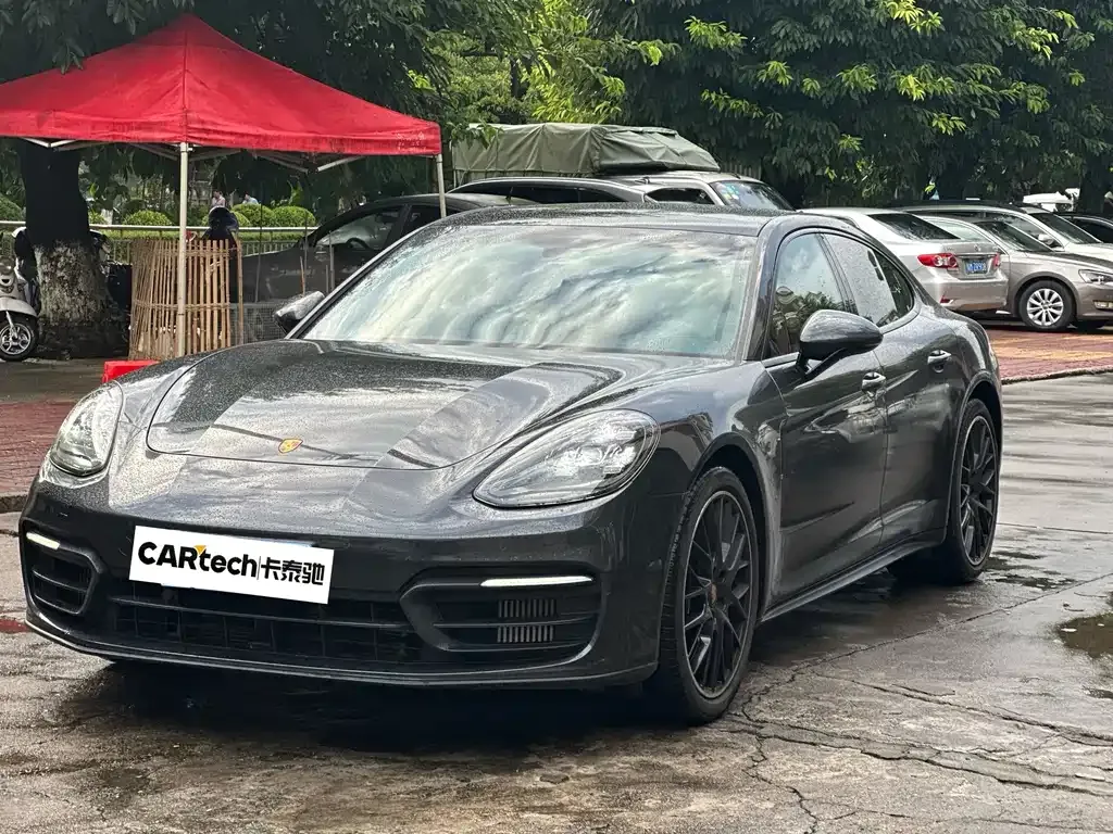 Porsche Panamera — фото 1