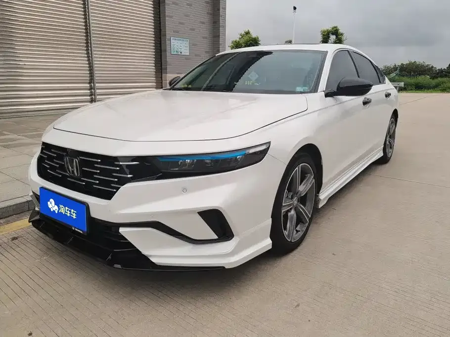 Honda Accord — фото 1