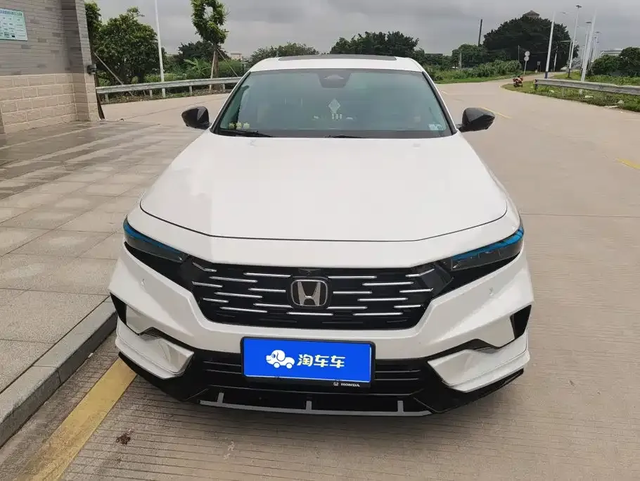 Honda Accord — фото 9