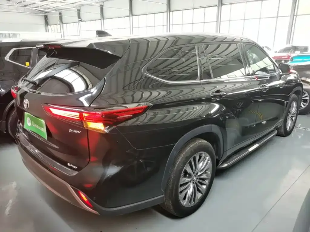 Toyota Highlander — фото 6