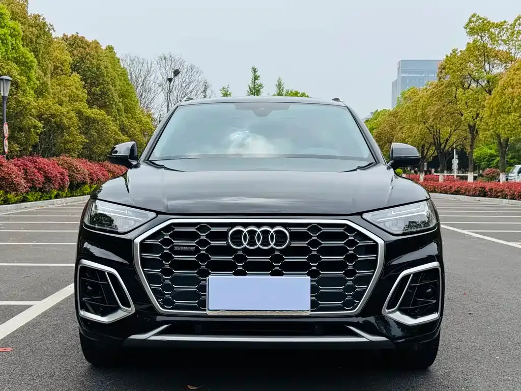 Audi Q5L — фото 2
