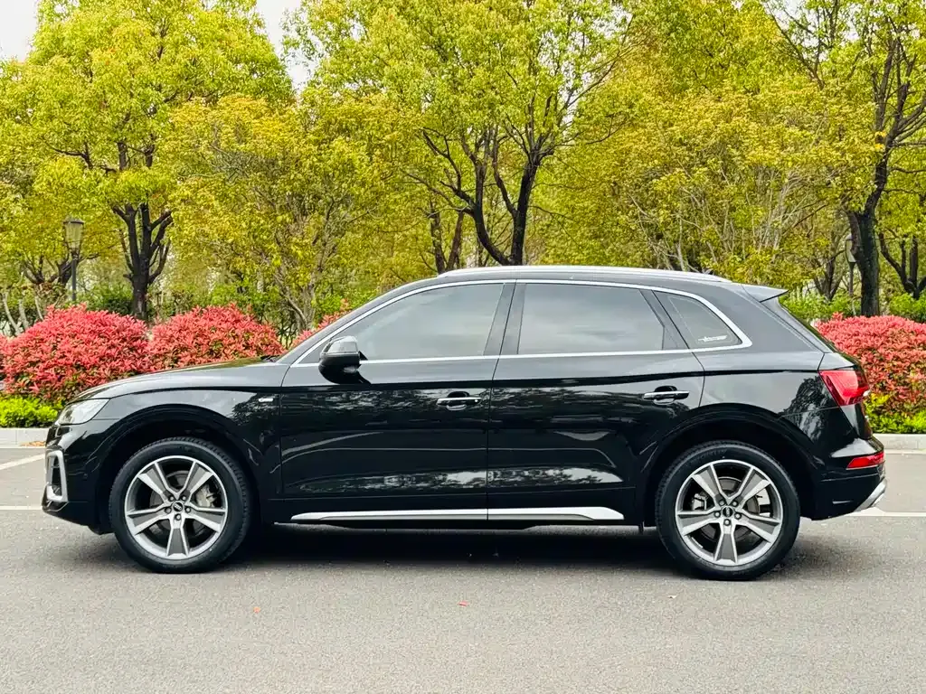 Audi Q5L — фото 7
