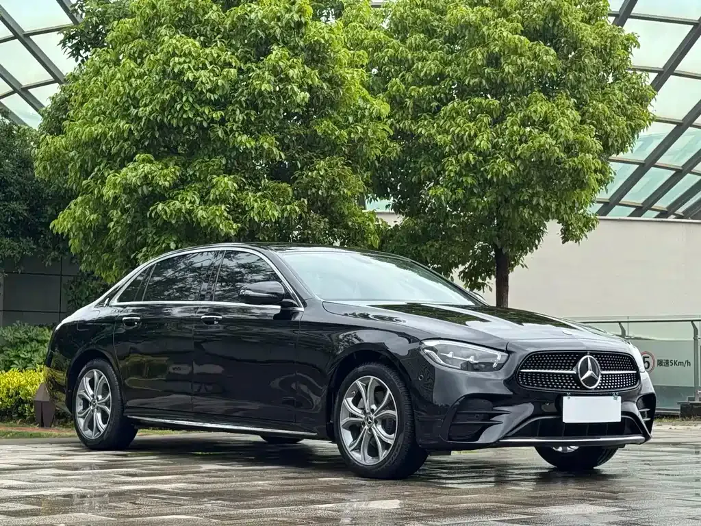 Mercedes-Benz E-Class — фото 6
