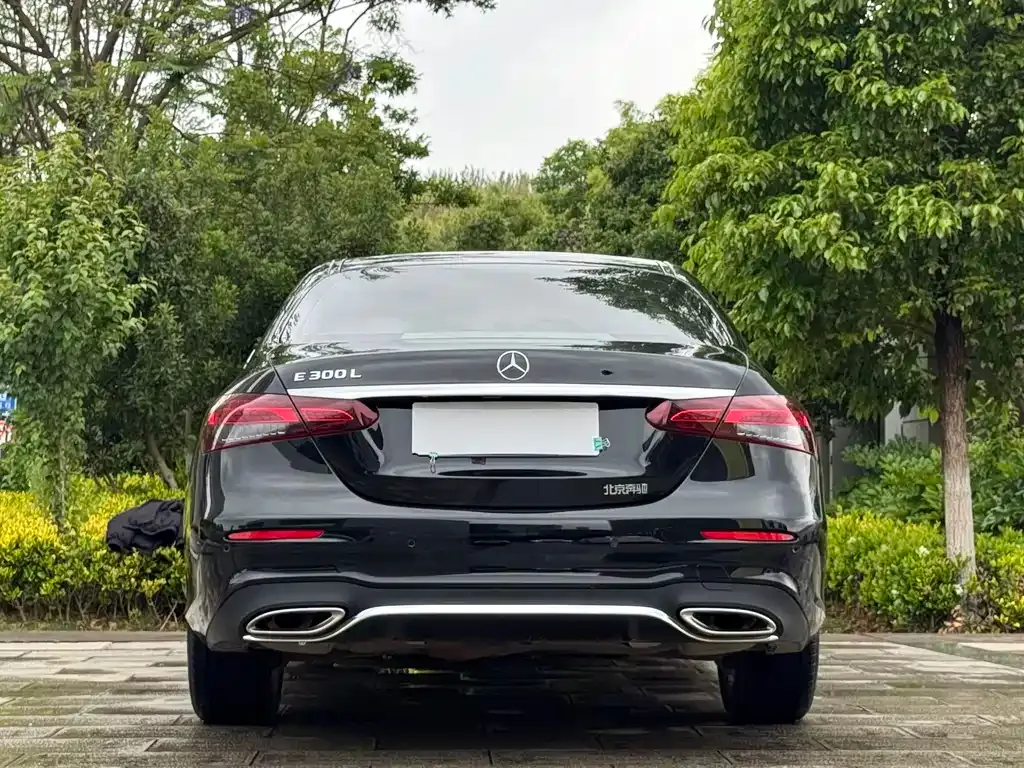 Mercedes-Benz E-Class — фото 10