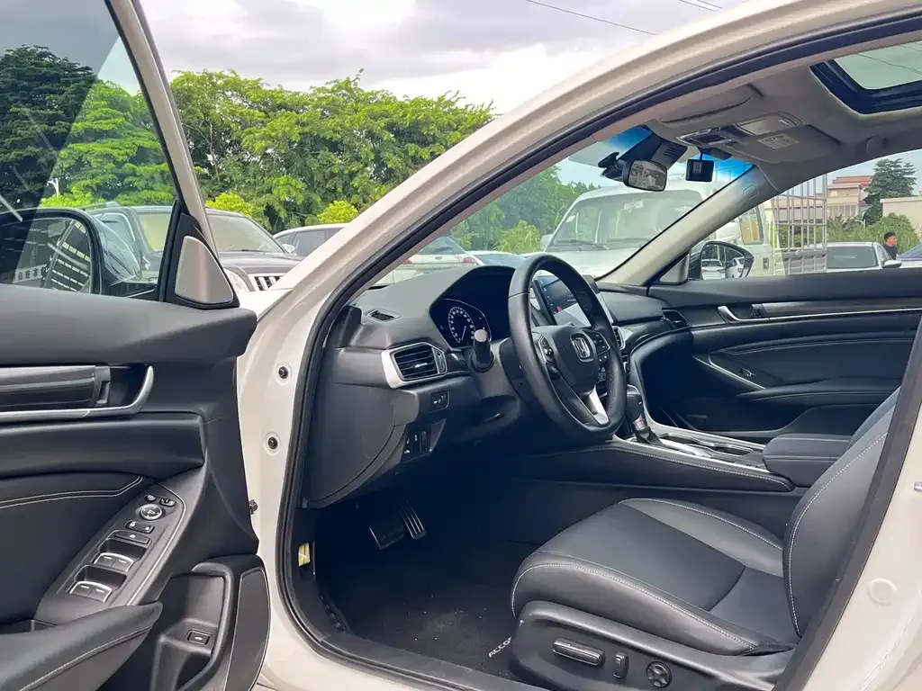 Honda Accord — фото 5
