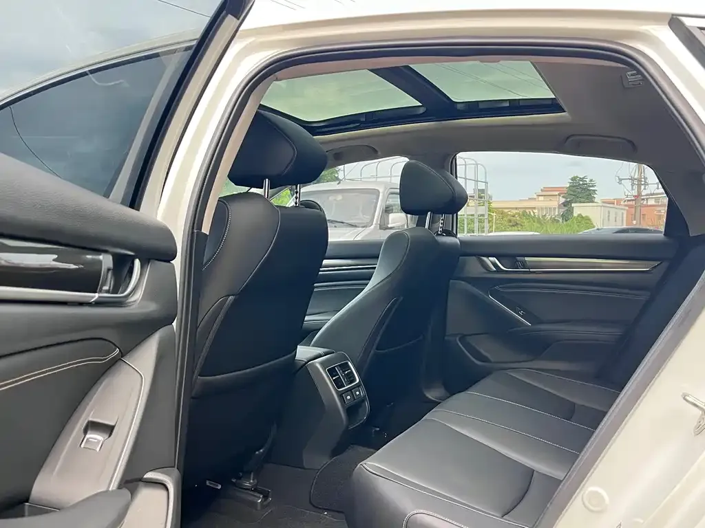 Honda Accord — фото 2