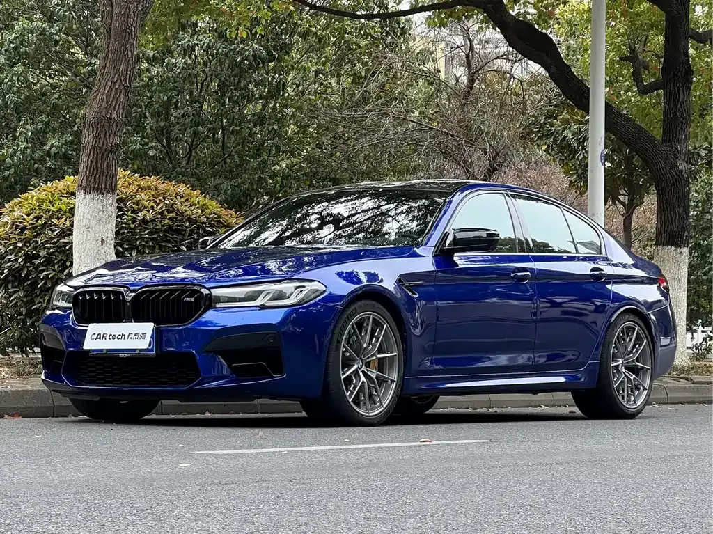BMW M5 — фото 1