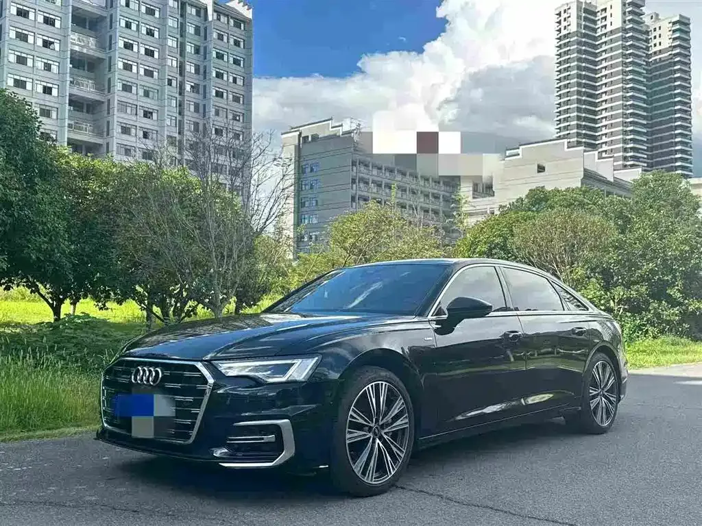 Audi A6L — фото 1