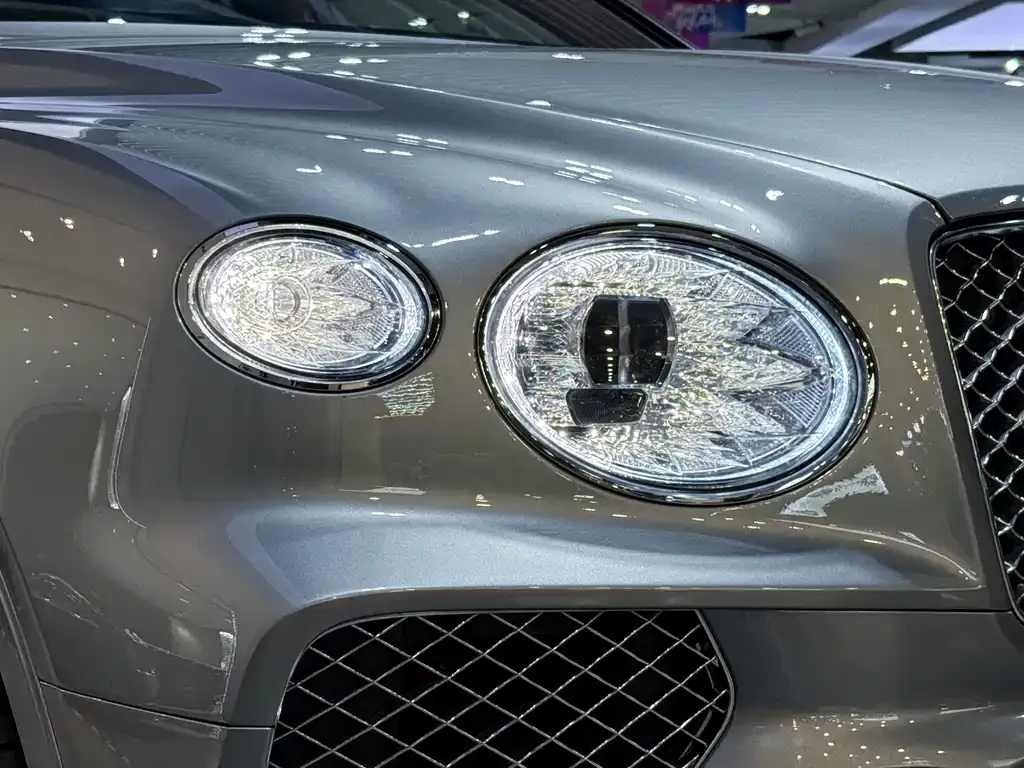 Bentley Bentayga — фото 9